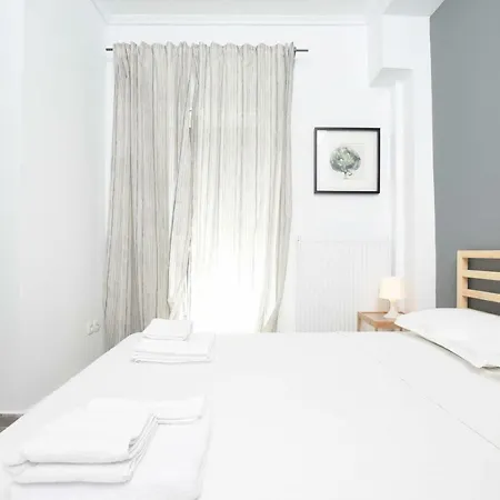 Central Downtown One Bedroom *