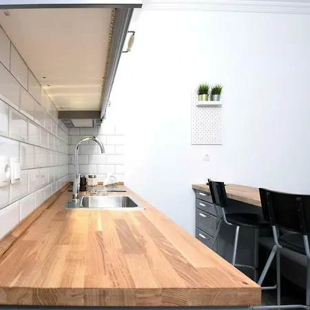 Central Downtown One Bedroom Appartamento